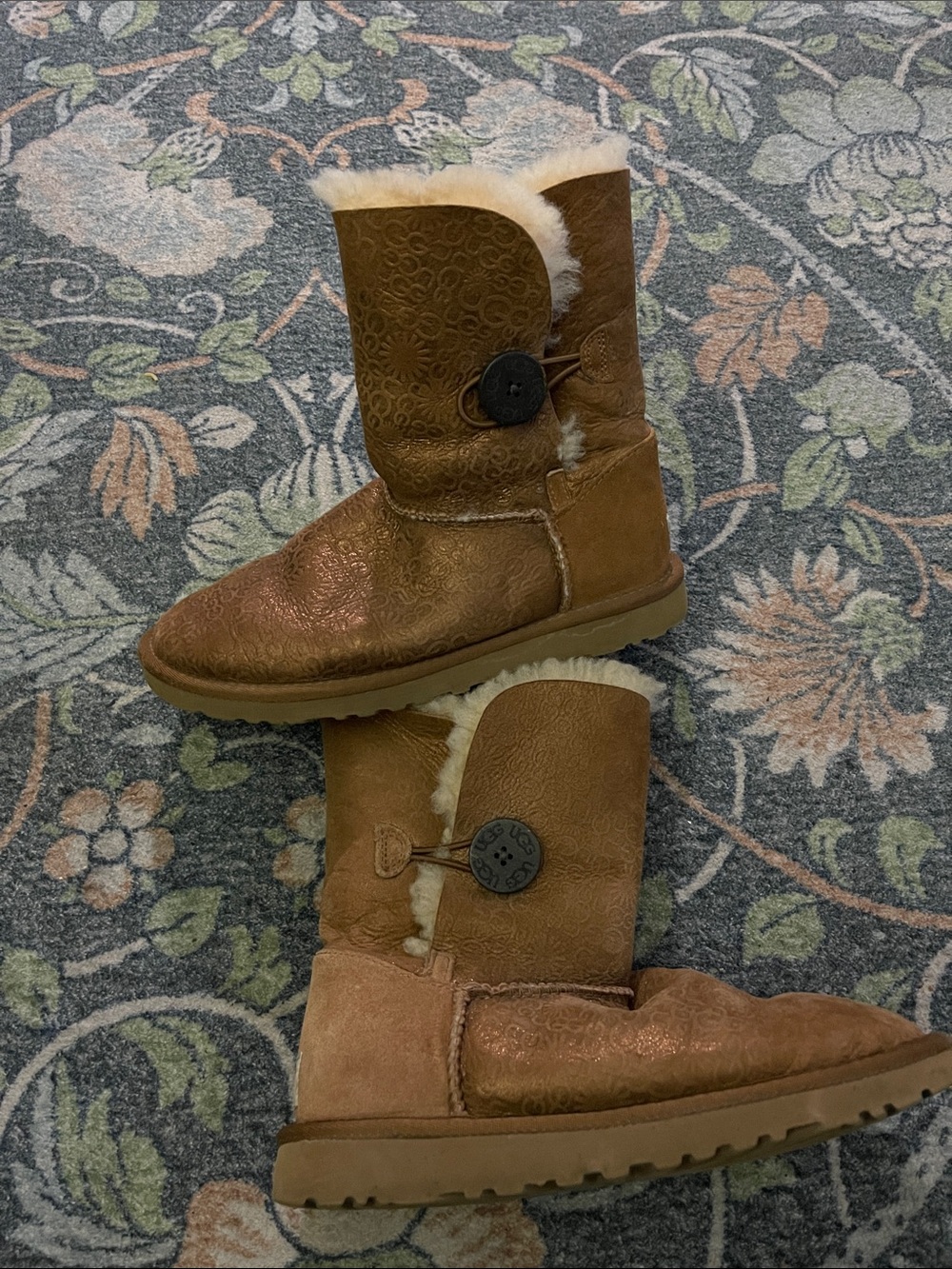 UGG Chestnut Button-Detail Shearling Short Boots